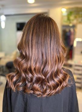 سالن زیبایی شادی عقیلی در ولنجک