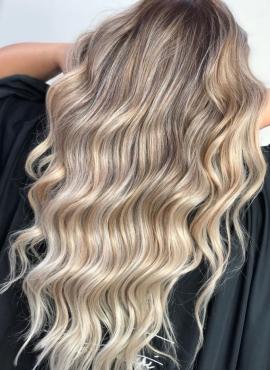 سالن زیبایی عاطفه انتظاری در درختی