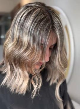 سالن زیبایی فرنچ سفيد در سعادت آباد