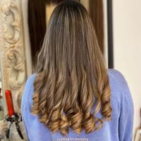 سالن زیبایی سیندخت در صادقیه - نمونه رنگ مو و براشینگ