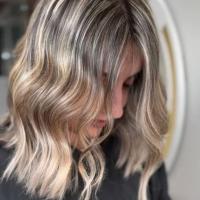 سالن زیبایی فرنچ سفید در سعادت آباد - نمونه کار رنگ و لایت 